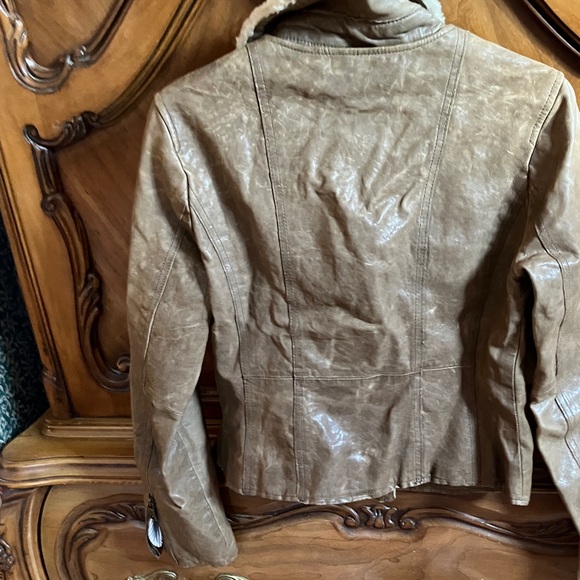 VINTAGE DISTRESSED BANANA REPUBLIC leather jacket - Picture 3 of 16